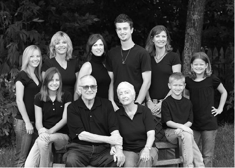family,portraits,memories,affordable,classic,b&w,professional,outdoor,fun,happy, 